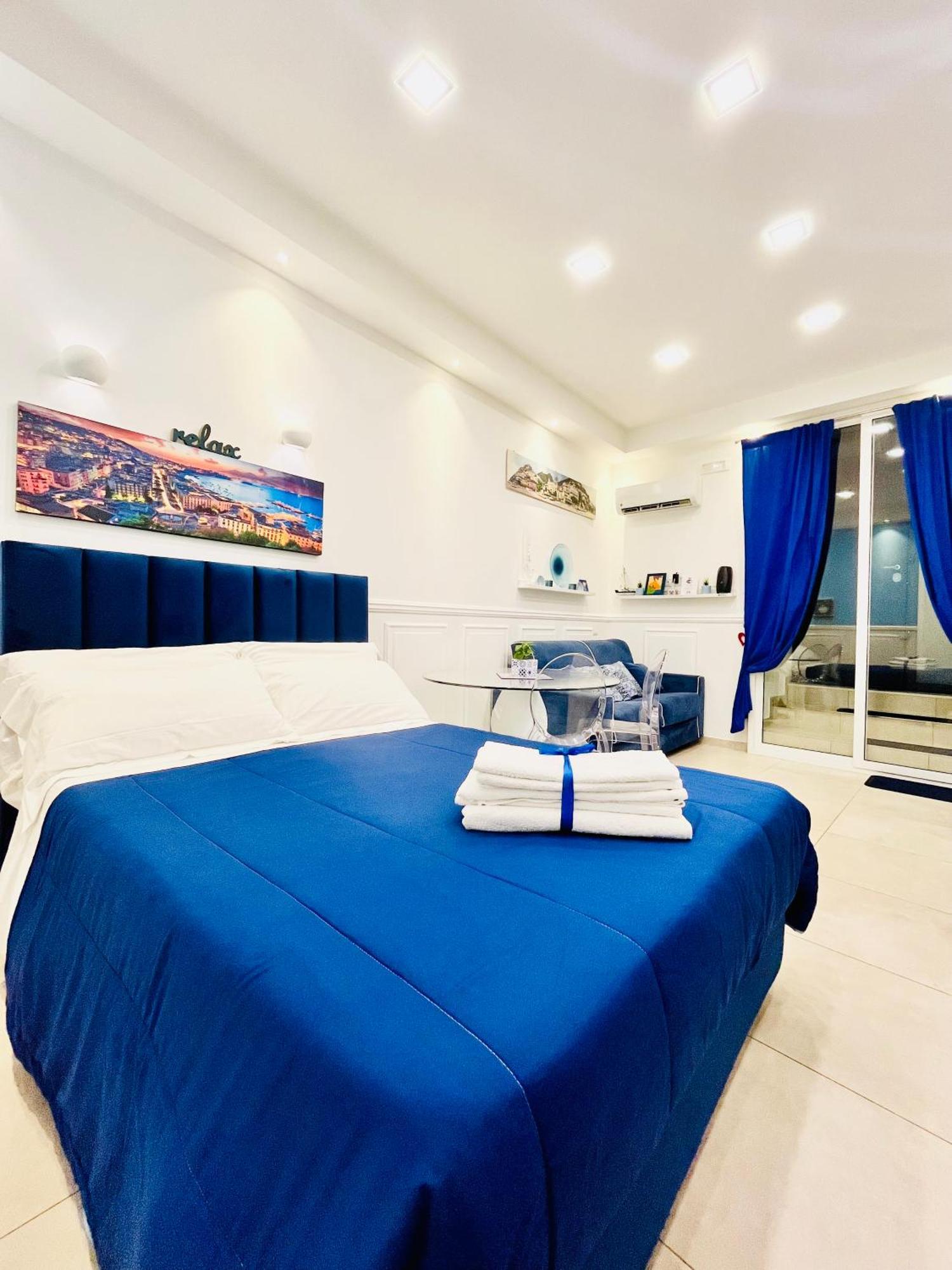 Donn'Anna Naples City Center Εξωτερικό φωτογραφία