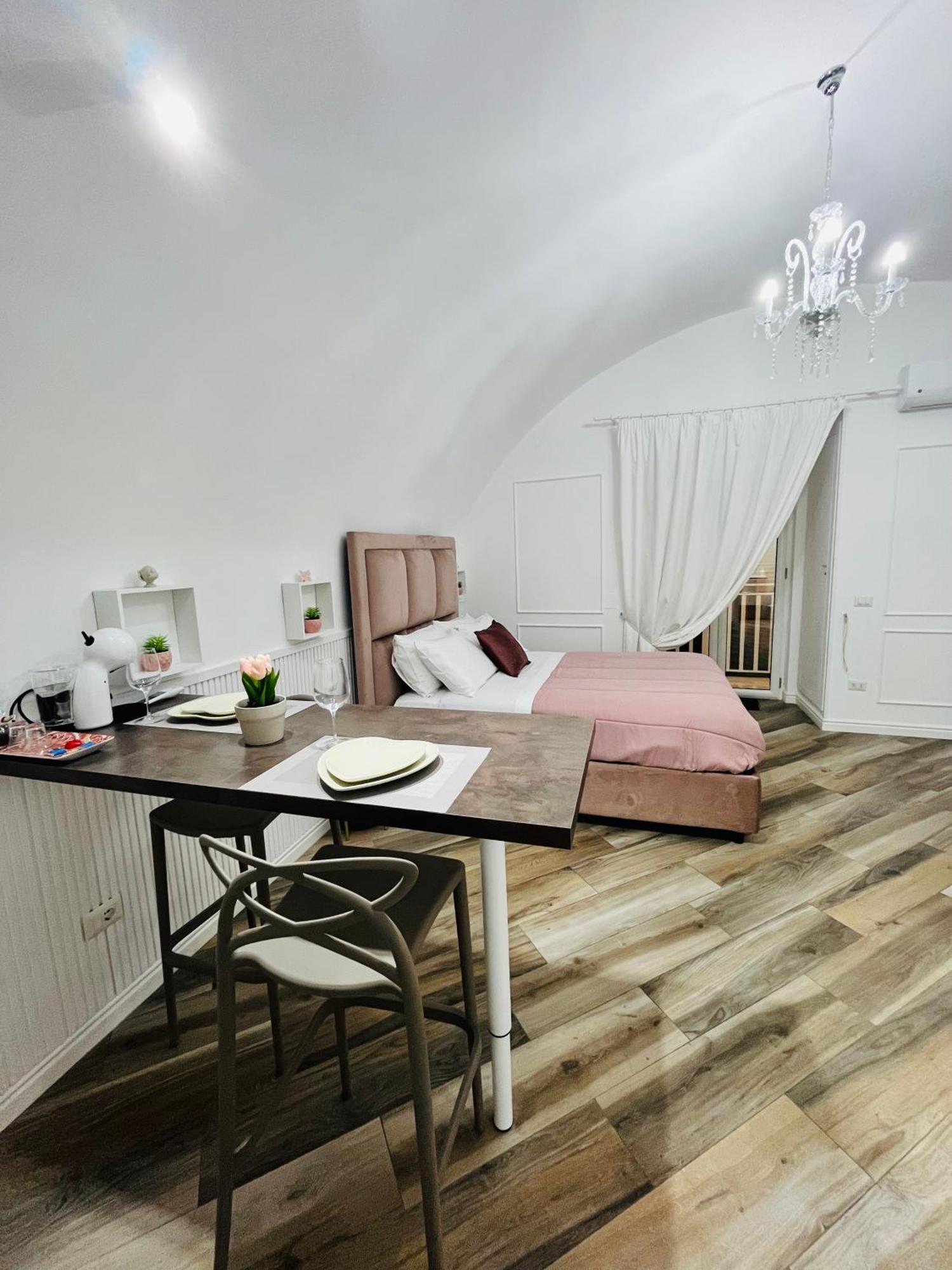 Donn'Anna Naples City Center Εξωτερικό φωτογραφία