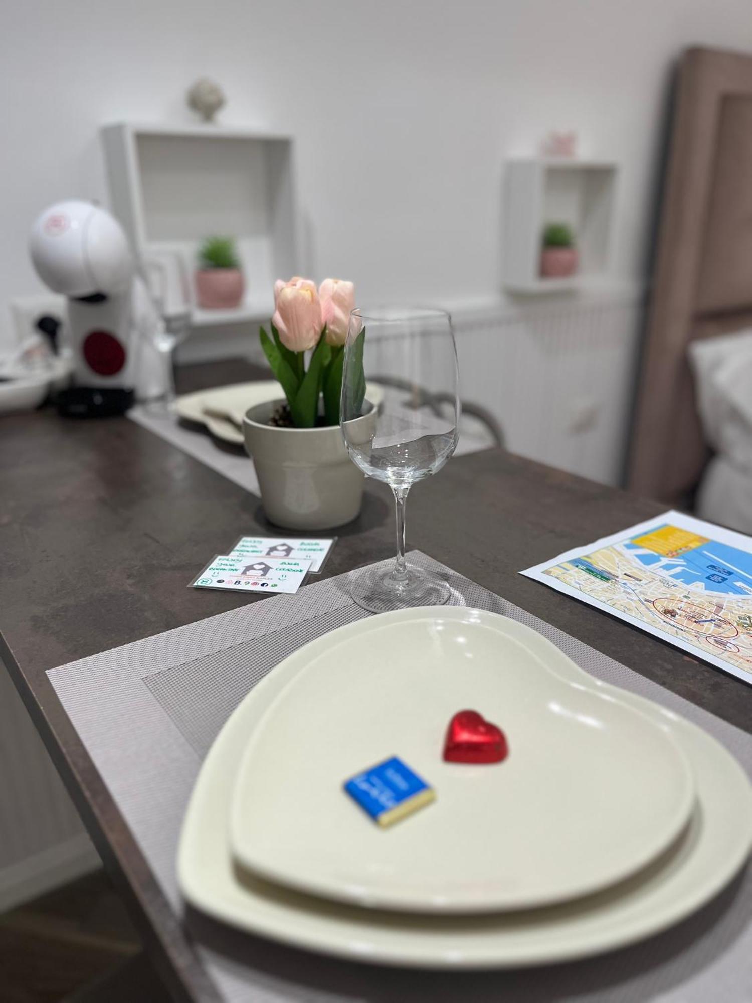 Donn'Anna Naples City Center Εξωτερικό φωτογραφία